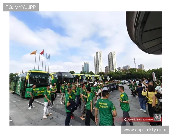 湘超联赛吸引大批青少年及社区居民观赛，壮大球迷基础