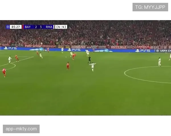 卡马文加第86分钟红牌改变战局，拜仁最后时刻连入两球完成逆转